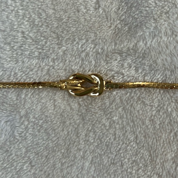 Avon vintage gold tone rhinestone knot bracelet XS - Picture 5 of 5